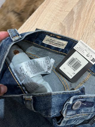 Bermuda Levi's 501 Azul