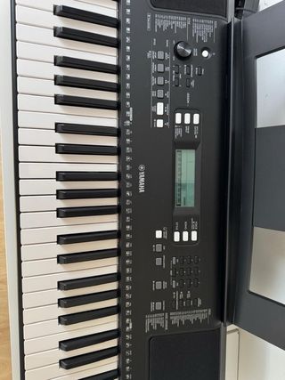 Piano Yamaha PSR-E373
