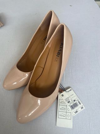 Zapatos de tacón Kiabi beige talla 40 sin estrenar