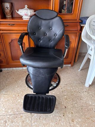 Conjunto de Tocador y silla de peluquería.