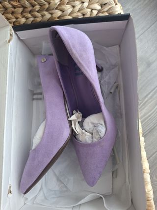 Zapatos de tacón lila