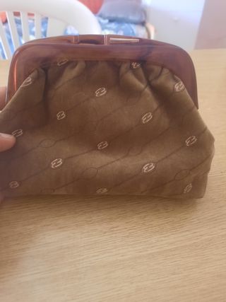 Borsellino marrone .porta aghi, cotone e ditale