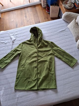 Abrigo de lana verde musgo
