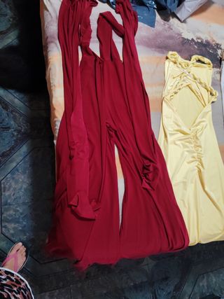 Ropa de vestir sin estrenar. 