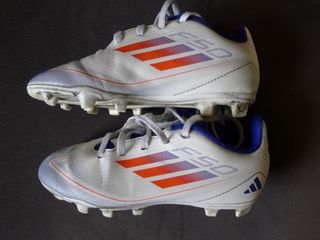 Botas de Fútbol Multitaco Blancas/Azules Talla 31