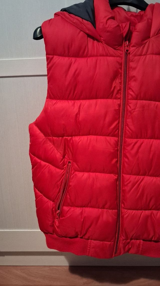 Chaleco acolchado Zara rojo 14 años