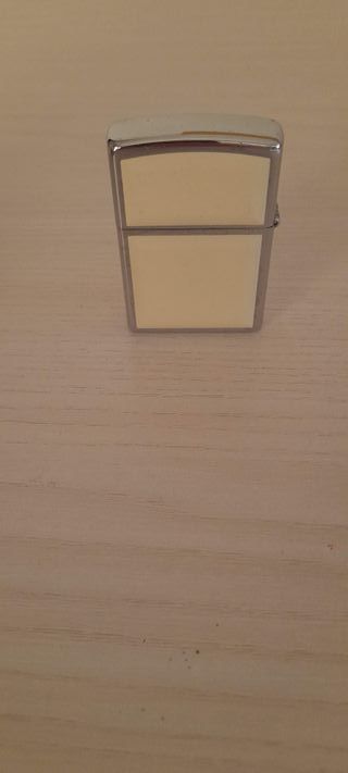 Set 3 Accendini  di cui 1 solo Zippo