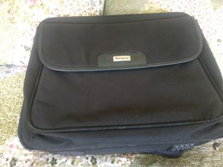 Maletín Targus Negro para Portátil y Documentos