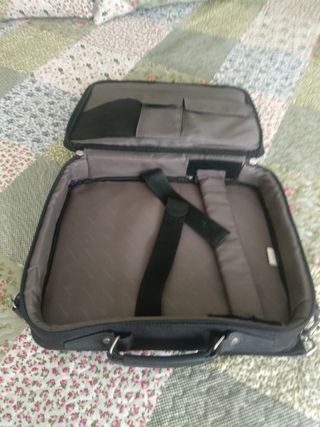 Maletín Targus Negro para Portátil y Documentos