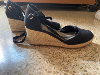 Zapatillas de esparto con cuña negras