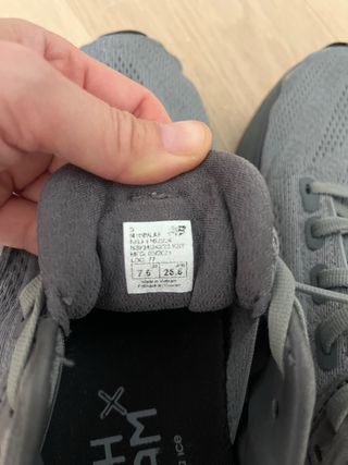New Balance Gris Talla 7.6 US