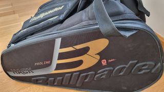 Paletero Bullpadel Hack Proline Negro