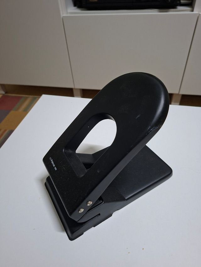 Perforadora de papel Petrus 305