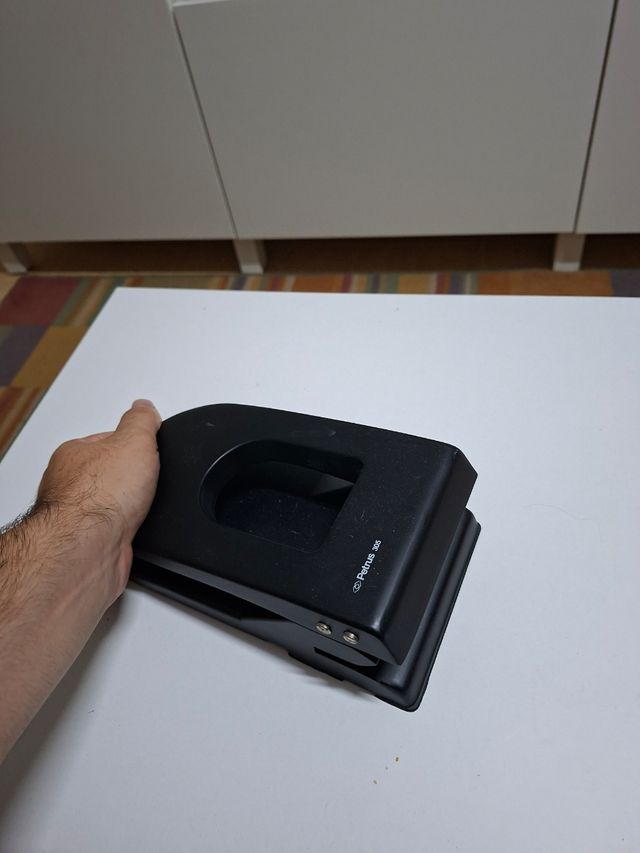 Perforadora de papel Petrus 305