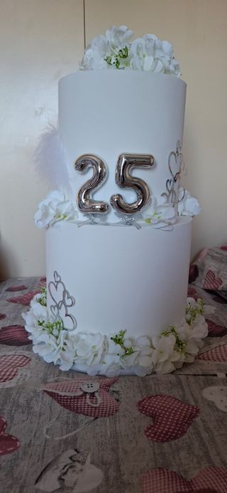 Torta Decorata 25 Anni