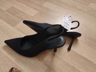 Zapatos de tacón Stradivarius negros talla 38