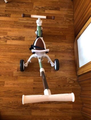 Triciclo evolutivo verde y blanco