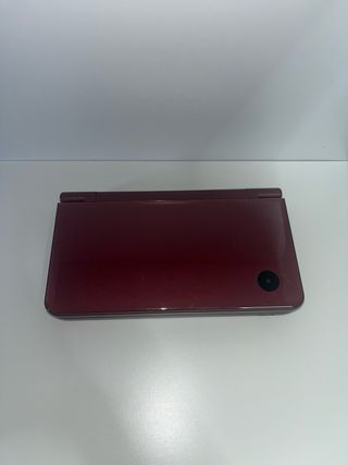 Nintendo DSi XL Roja con juegos y cargador