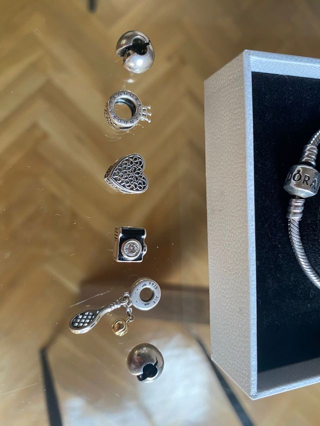 Pulsera Pandora con 6 Charms