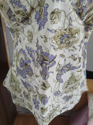 Blusa floral de algodón