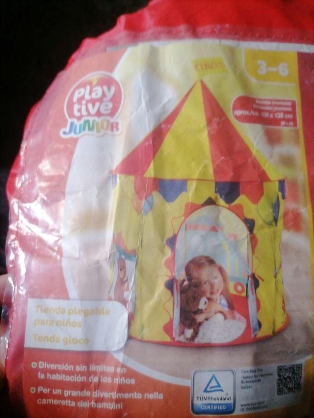 Circo de juguete y tubo