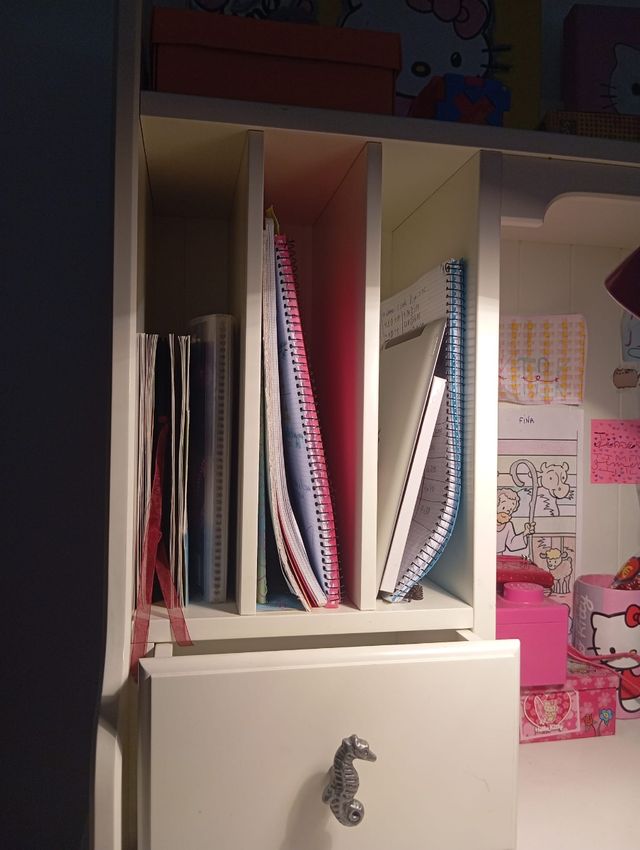 Escritorio de madera de buena calidad