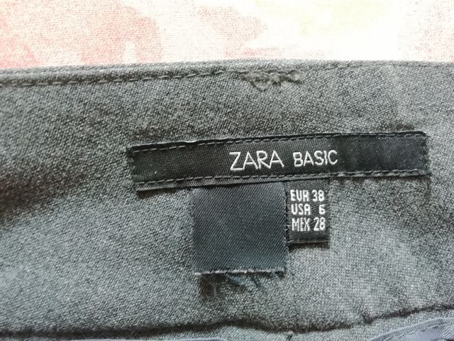 Pantalón de vestir Zara gris talla 38