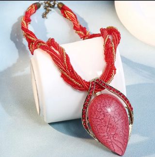 Collar de moda con colgante de piedra