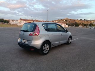 Renault Scenic 2012