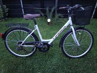 Bicicleta Orbea Blanca con Cesta