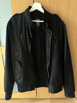 Chaqueta Bomber Negra Pull&Bear Talla L
