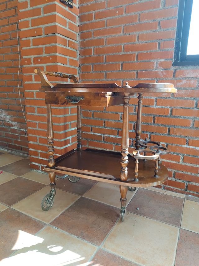 Carro camarera antiguo de madera