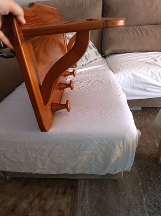 Perchero de madera para entrada