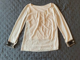 Blusa con pedrería 