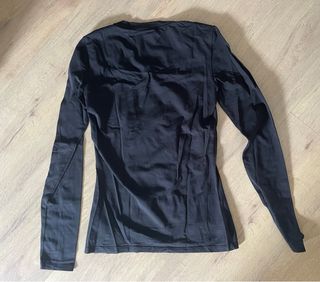 Camiseta Guess manga larga negra