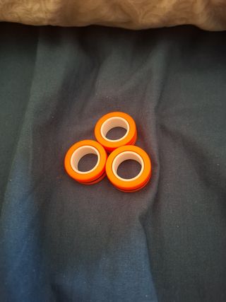 Anillos de imán naranjas