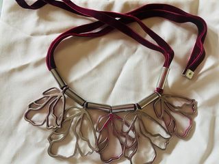 Gargantilla Adolfo Domínguez Flor