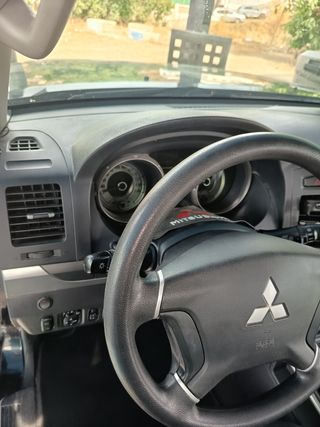 Mitsubishi Montero 2006