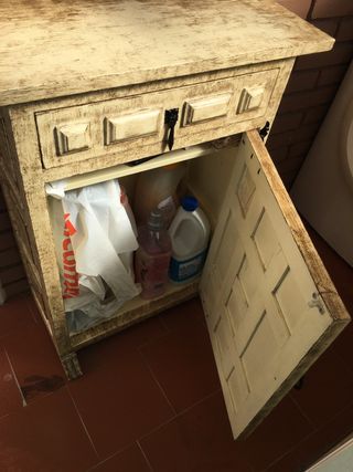 Mueble antiguo de madera