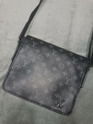 Precio algo negociable.
Bandolera Louis Vuitton.

