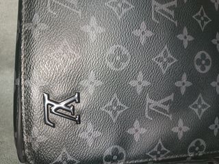 Precio algo negociable.
Bandolera Louis Vuitton.

