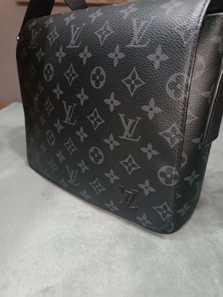 Precio algo negociable.
Bandolera Louis Vuitton.

