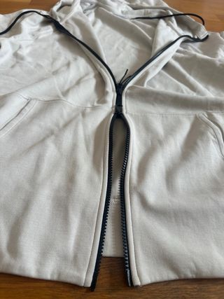 Sudadera Nike blanca con cremallera