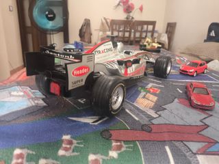 Fórmula 1 McLaren Mercedes con Sonido,luces, tracc