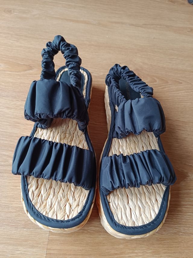 Sandalias negras Women'secret