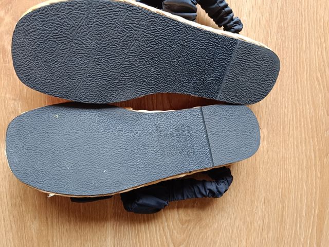 Sandalias negras Women'secret