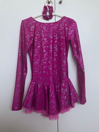 Maillot patinaje artístico con scrunchie
