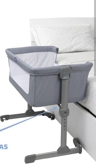Cuna colecho Chicco gris y blanco(incluye colchón)