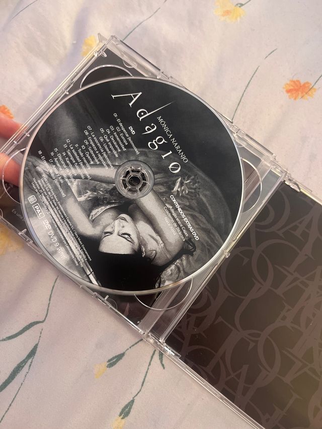 CD y DVD Adagio- Mónica Naranjo