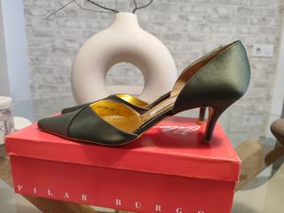 Zapatos de fiesta Pilar Burgos verdes